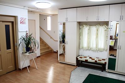 温かみのあるエントランス