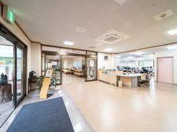 明るいエントランスホール