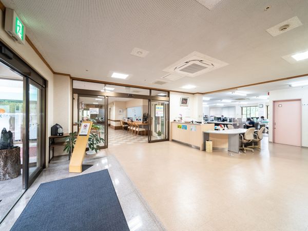 明るいエントランスホール