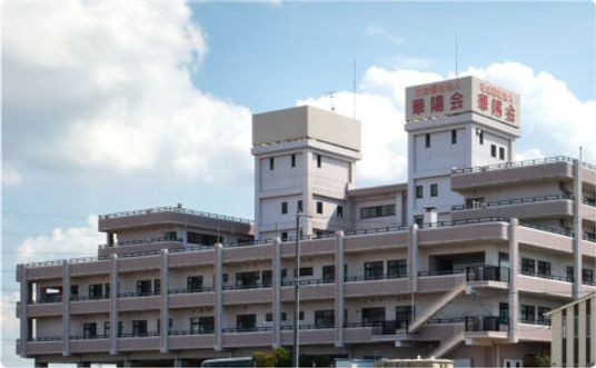広々とした外観