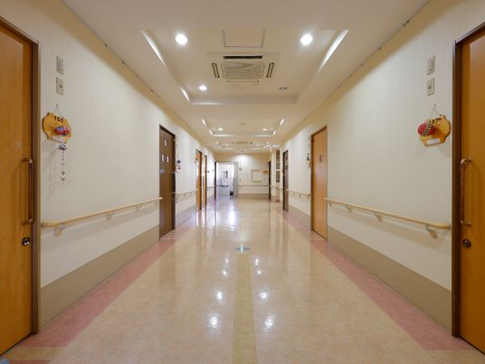 清潔感あふれる廊下