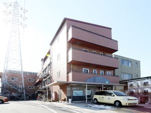 多階層の建物外観