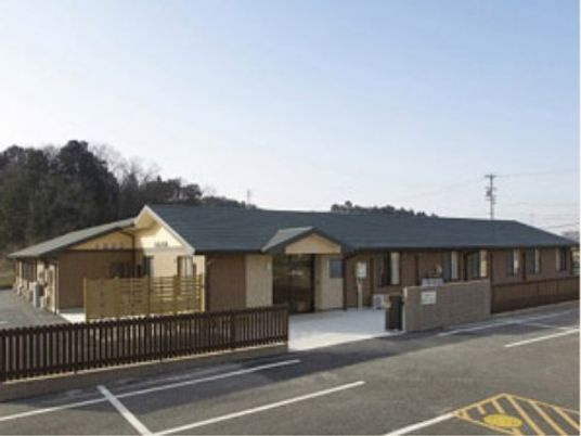 一階建ての施設外観