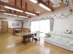 明るい共用リビング