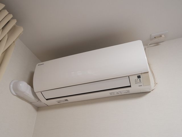 壁掛けエアコンのアップ エアコン 快適な温環境が保てる壁掛けエアコンです。一年を通じて、利用者様の心地良い暮らしをサポートします。
