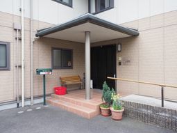 清潔感あるエントランス