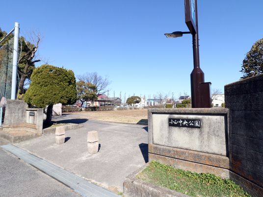 広々とした中庭の入口