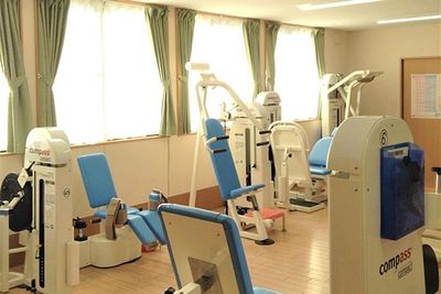 機械が並ぶ訓練室