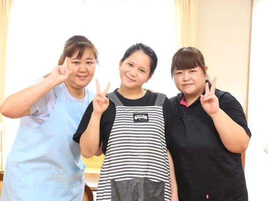 スタッフ3人の集合  