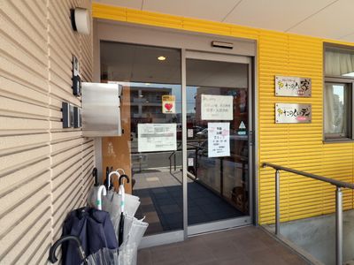 エントランスの自動ドア