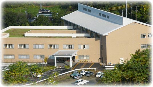 地面から建物外観