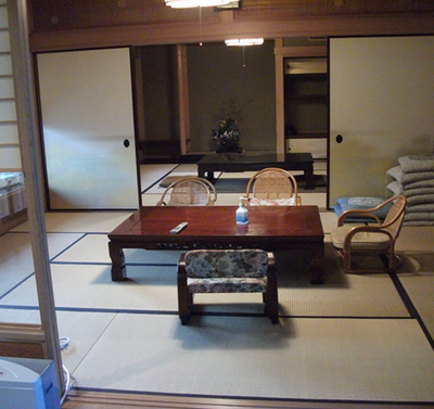 落ち着いた雰囲気の和室