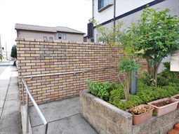 清潔感のある施設入口