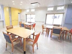 明るい食堂の様子