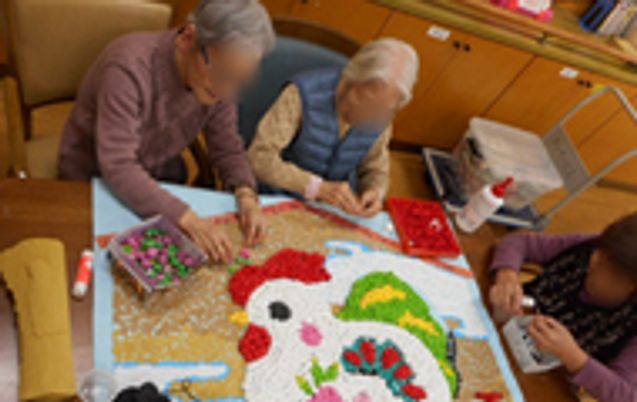 楽しげな手芸活動の場