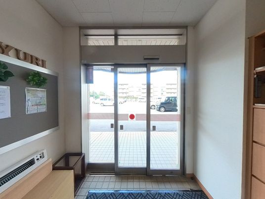 広々としたエントランス