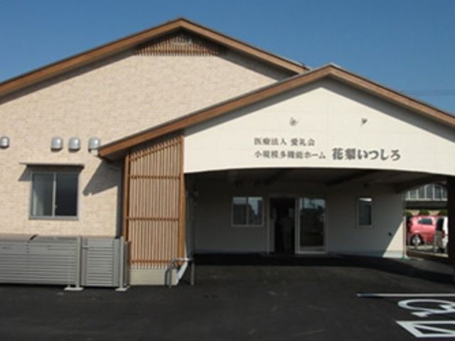 広々とした廊下の外観 外観 明るく広々としたエントランスは、車椅子の方も安心してご利用いただけます。