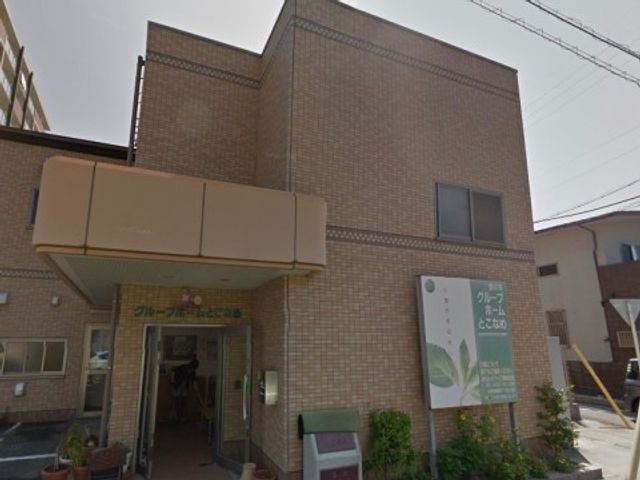 清潔感のある施設の外観 外観 清潔感漂う落ち着いた色合いの建物です。周囲には自然も感じられ、心地よい環境でお仕事できます。