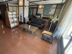 落ち着いたラウンジ