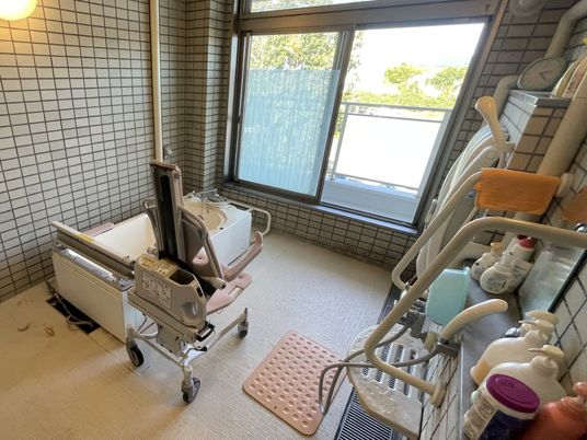 広々とした浴室
