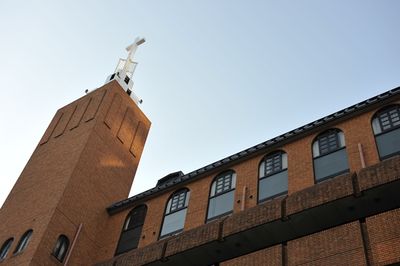 広大な外観の施設