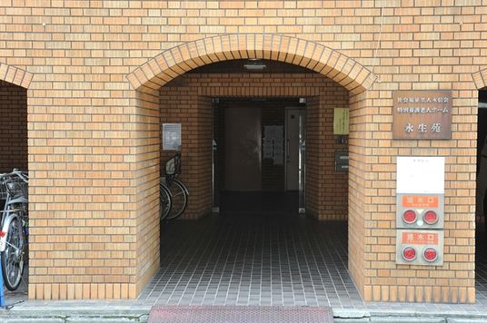 アーチのある出入口玄関  