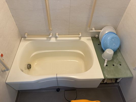 入浴設備の浴槽