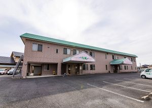 広々とした建物エントランス
