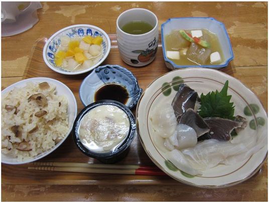 和食風の彩り豊かな食事