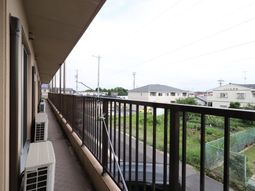 長いバルコニーと景色
