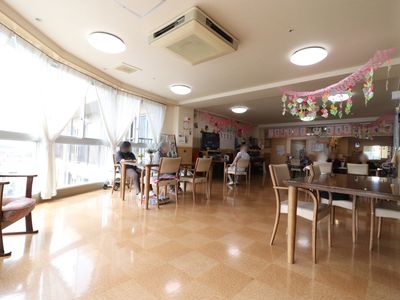 明るい食堂の風景