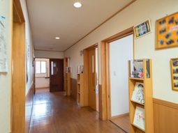 暖かみのある廊下