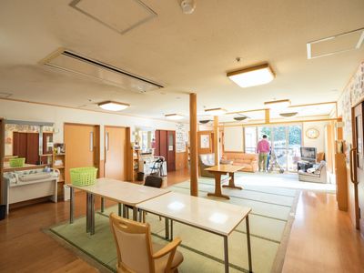 共有スペースの落ち着いた居室