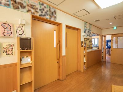 廊下の温かい雰囲気