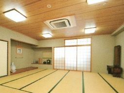 明るい和室の居室