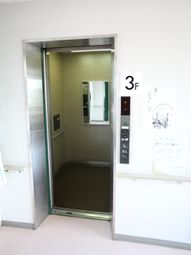 ステンレス製エレベーター