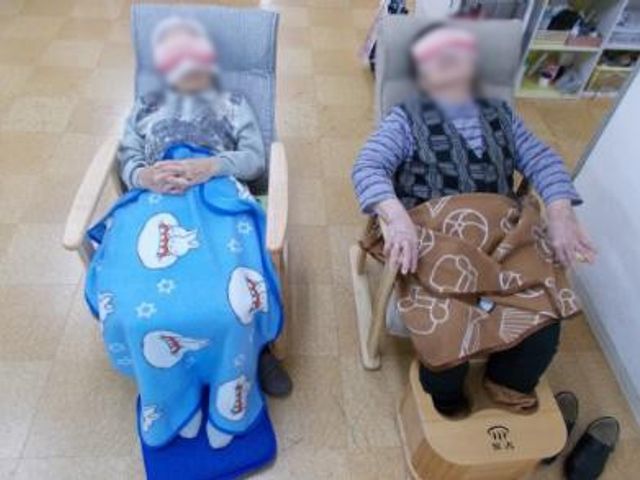 リビングの様子 リビング 利用者がリラックスできる空間で、快適に過ごせます。リラックスしながら穏やかな時間をお手伝いします。