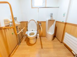 バリアフリーのトイレ設備