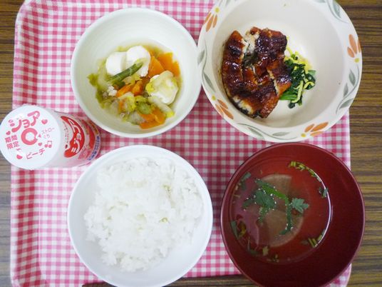 健康を考えた食事の膳