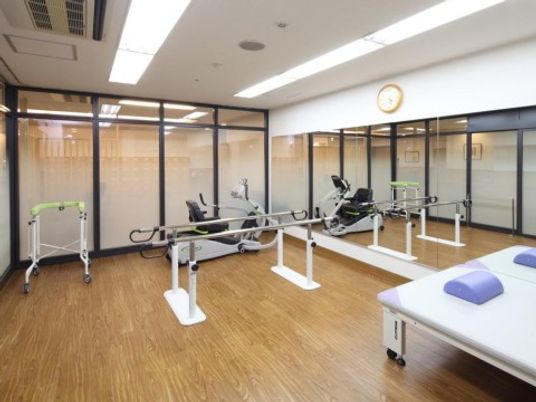 明るいリハビリテーション室