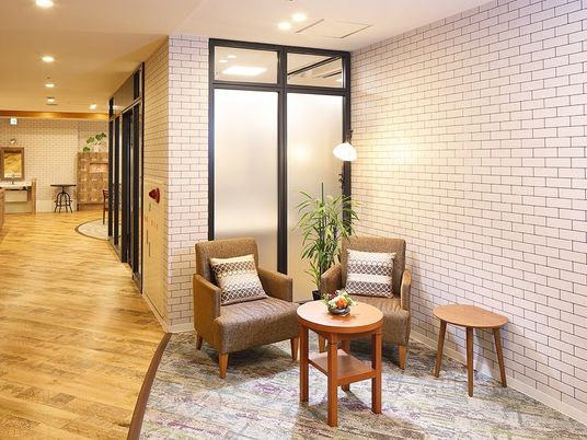温もりある待合スペース
