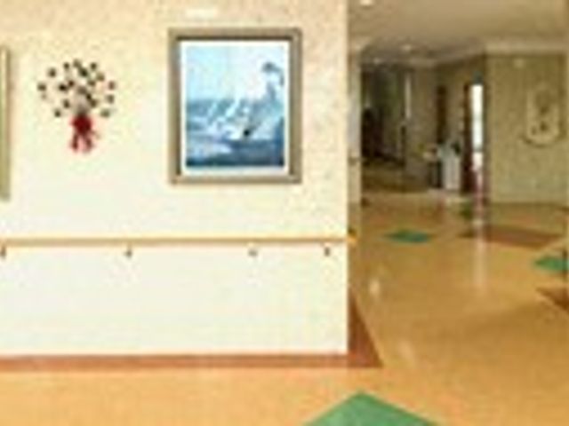 広々とした廊下 廊下 広々とした廊下は、移動しやすく快適な空間です。温かみのある色調が心を和ませます。
