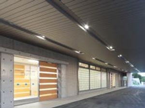 落ち着いた施設の外観