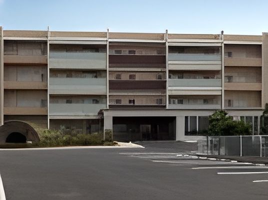 入り口付近の建物