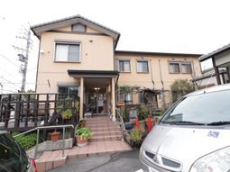 温かみのある建物外観