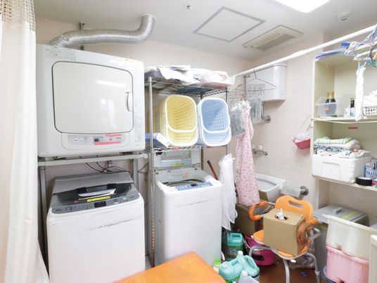 洗濯機と乾燥機の設備