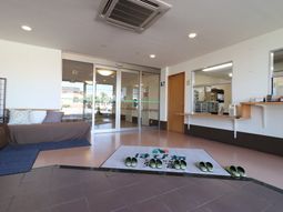 応接スペースのエントランス