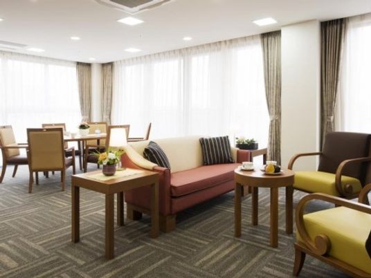 ゆったりした居心地のラウンジ