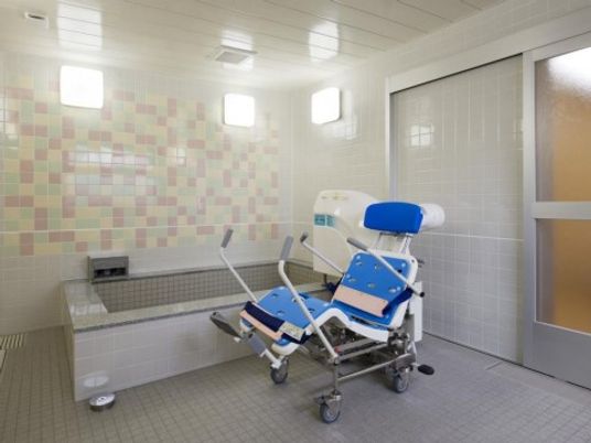 バリアフリー対応の浴室