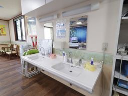 洗面台と広々した空間